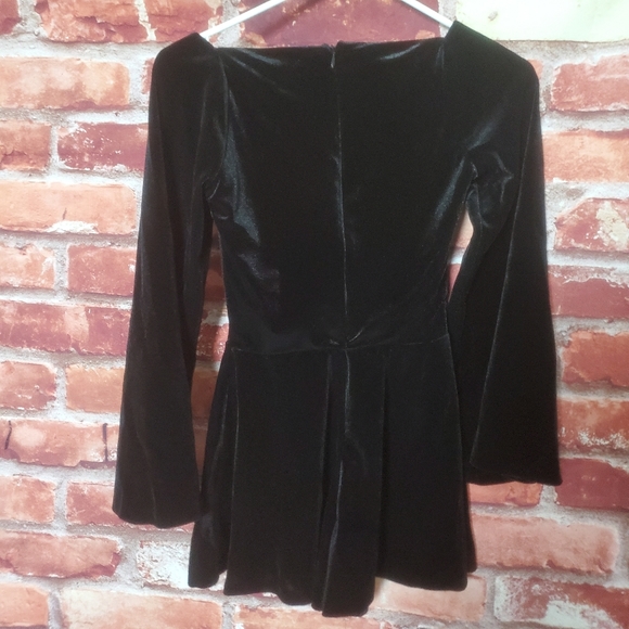 Aqua Black Velvet Romper Large NWT - Picture 3 of 7